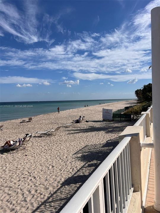 For Rent: $2,350 (1 beds, 1 baths, 738 Square Feet)