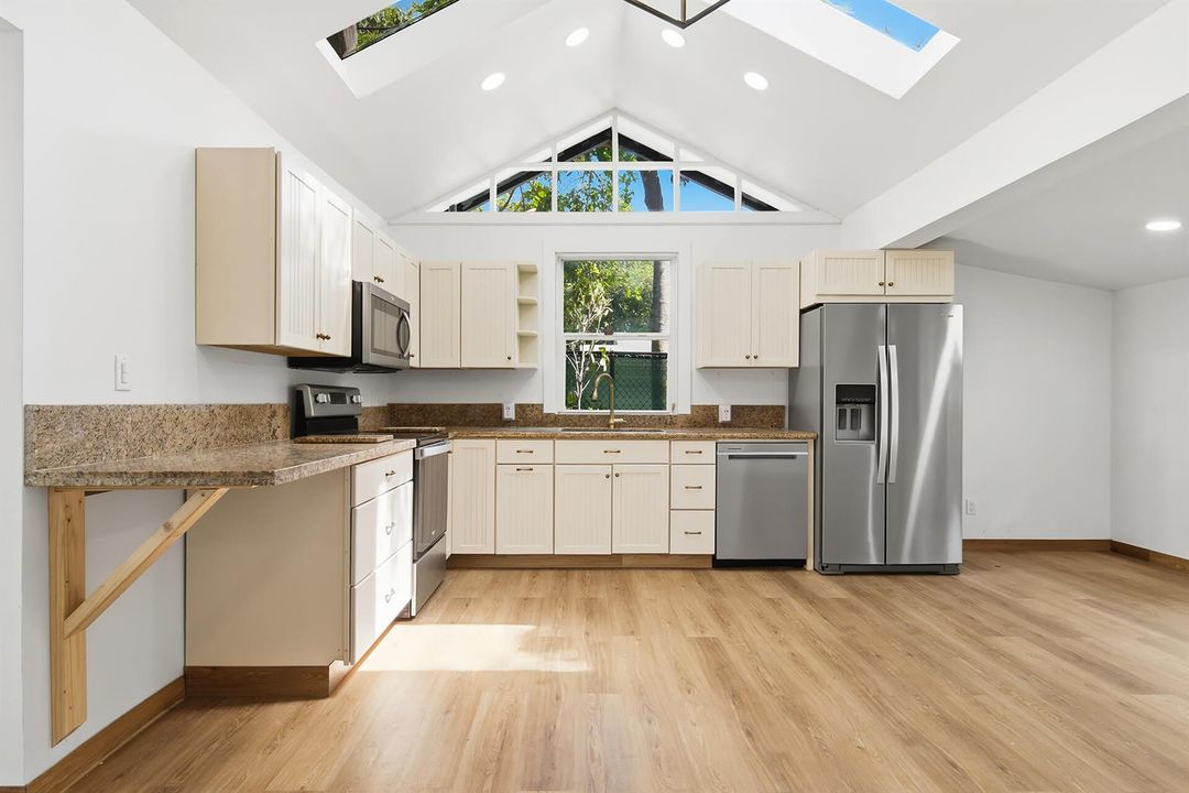 515-46TH-STREET-33407-027