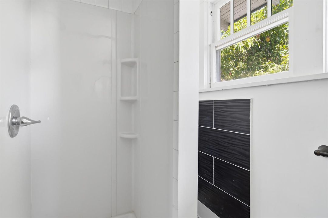 515-46TH-STREET-33407-023