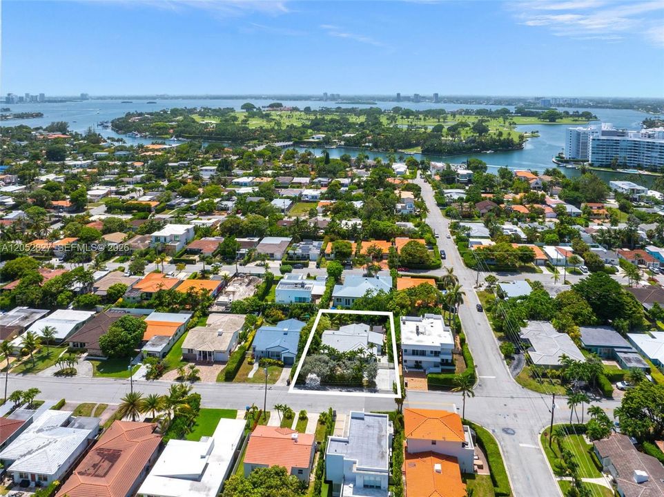 На продажу: $3,495,000 (4 спален, 3 ванн, 2239 Квадратных фут)