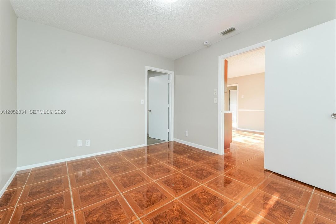 En Renta: $2,690 (3 camas, 2 baños, 1417 Pies cuadrados)