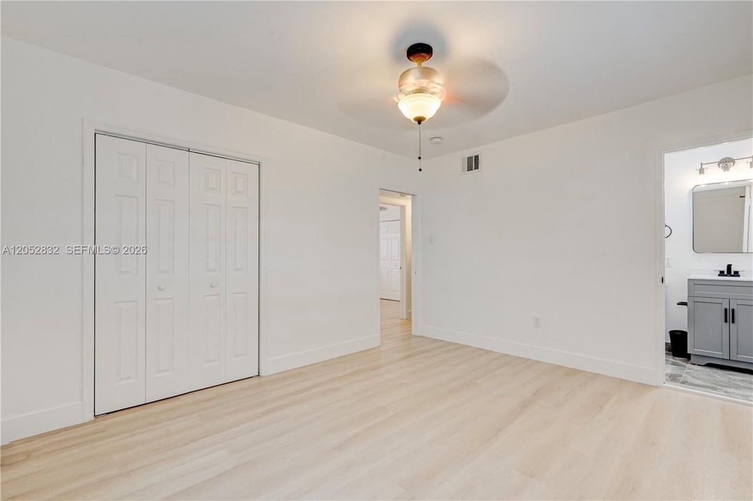 В аренду: $3,450 (3 спален, 2 ванн, 1376 Квадратных фут)