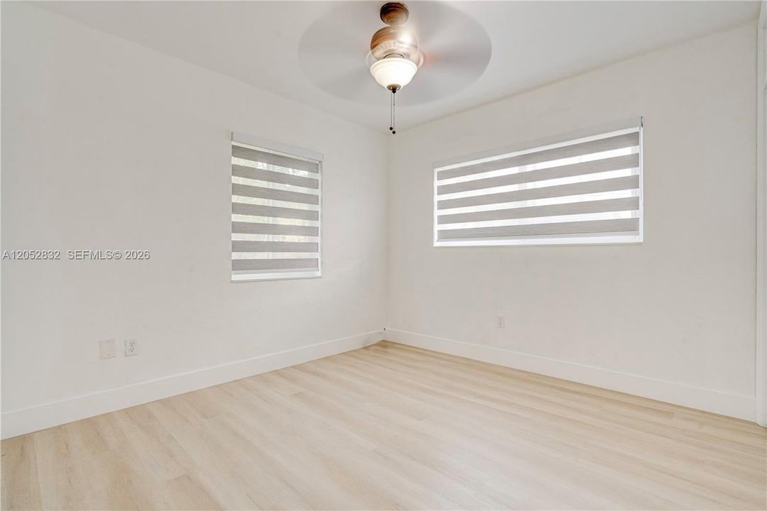 В аренду: $3,450 (3 спален, 2 ванн, 1376 Квадратных фут)