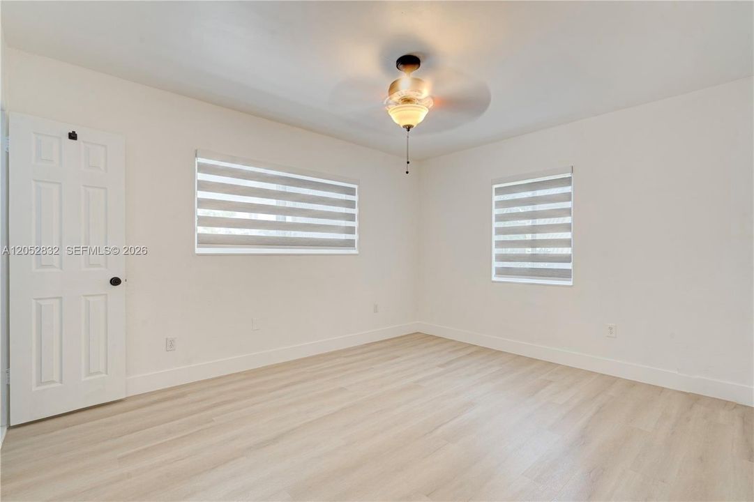 В аренду: $3,450 (3 спален, 2 ванн, 1376 Квадратных фут)