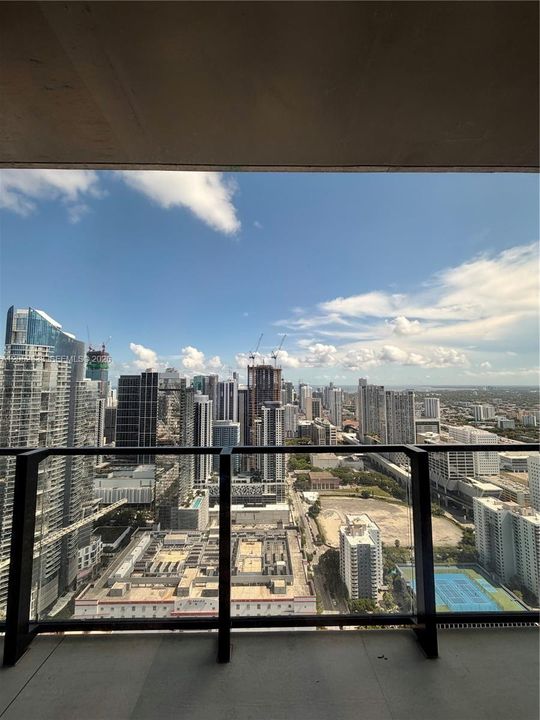For Rent: $6,000 (1 beds, 1 baths, 1123 Square Feet)