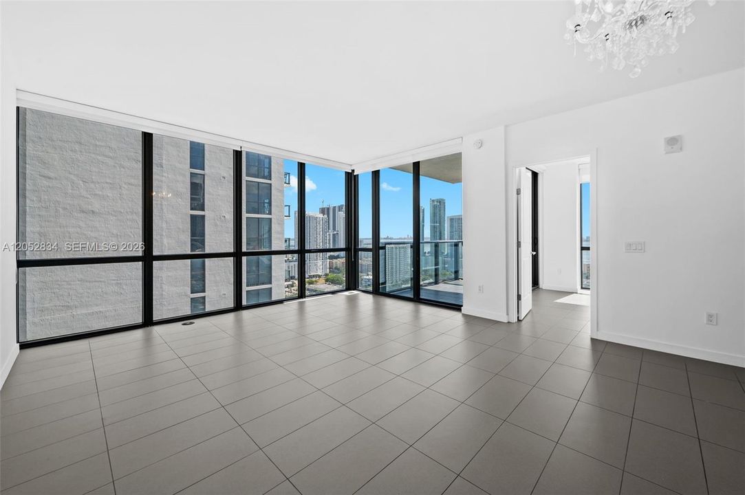 В аренду: $3,900 (2 спален, 2 ванн, 1010 Квадратных фут)