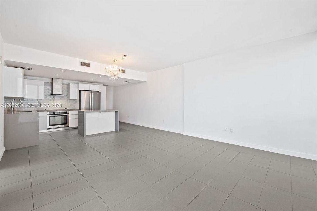 В аренду: $3,900 (2 спален, 2 ванн, 1010 Квадратных фут)