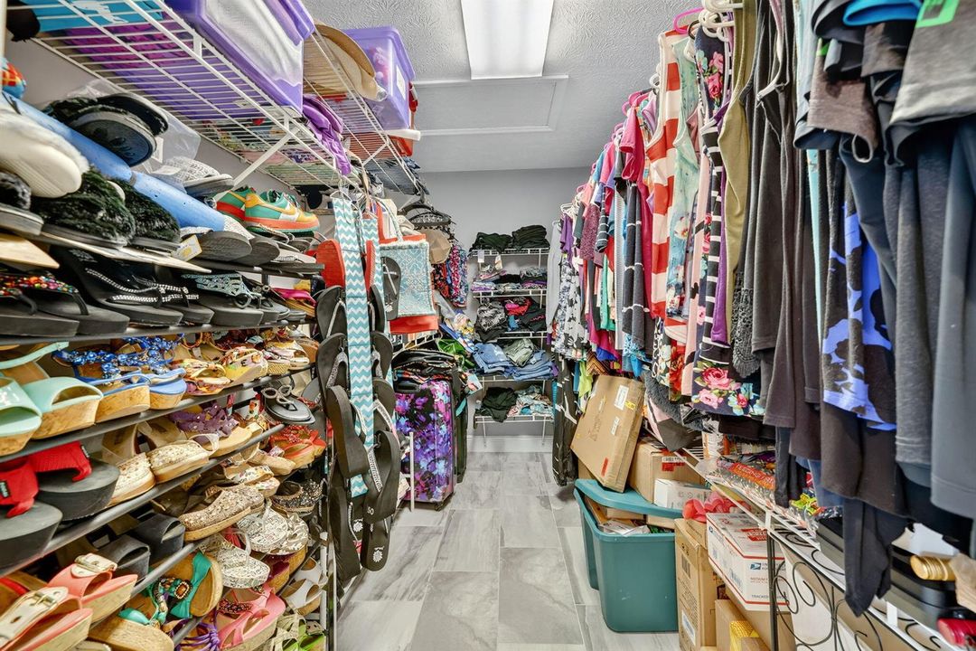 Walk in closet