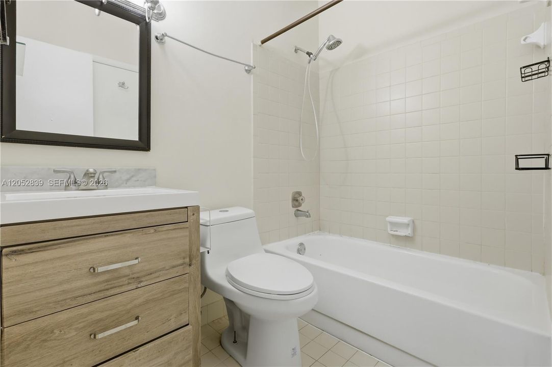 For Sale: $450,000 (2 beds, 2 baths, 1196 Square Feet)