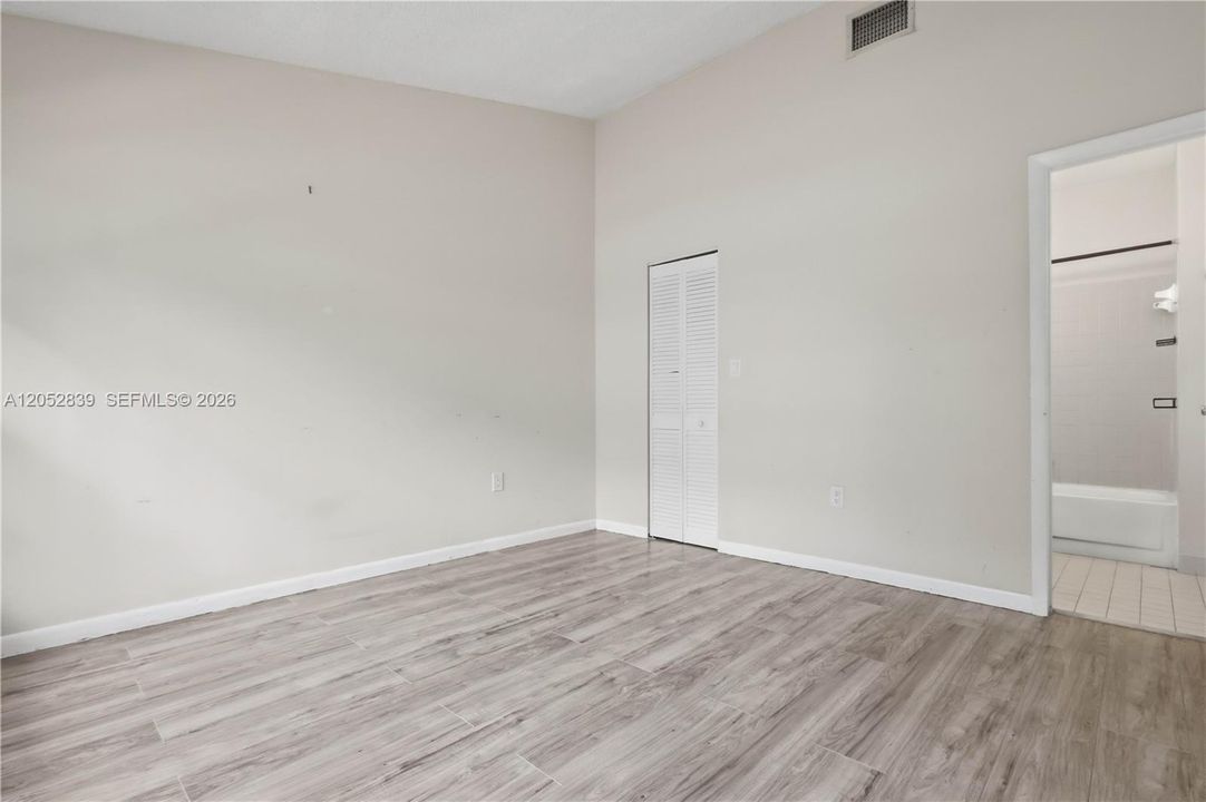 For Sale: $450,000 (2 beds, 2 baths, 1196 Square Feet)