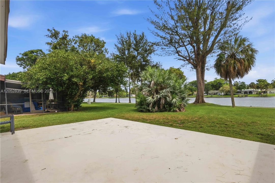 For Sale: $450,000 (2 beds, 2 baths, 1196 Square Feet)