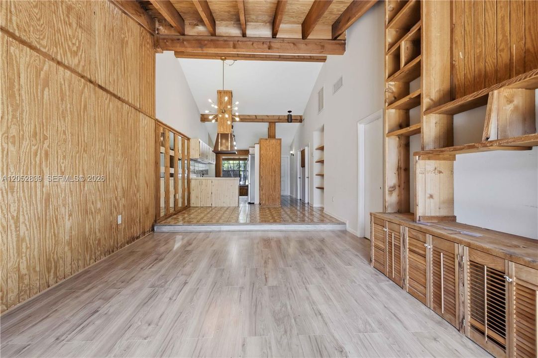For Sale: $450,000 (2 beds, 2 baths, 1196 Square Feet)