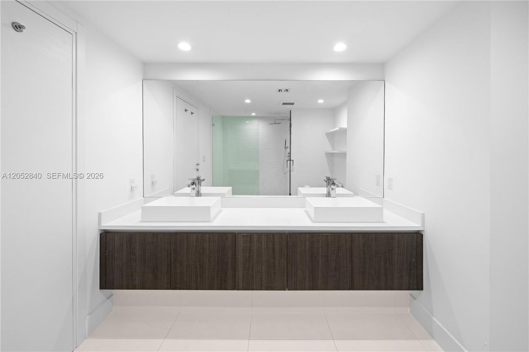 For Rent: $9,000 (2 beds, 2 baths, 1207 Square Feet)