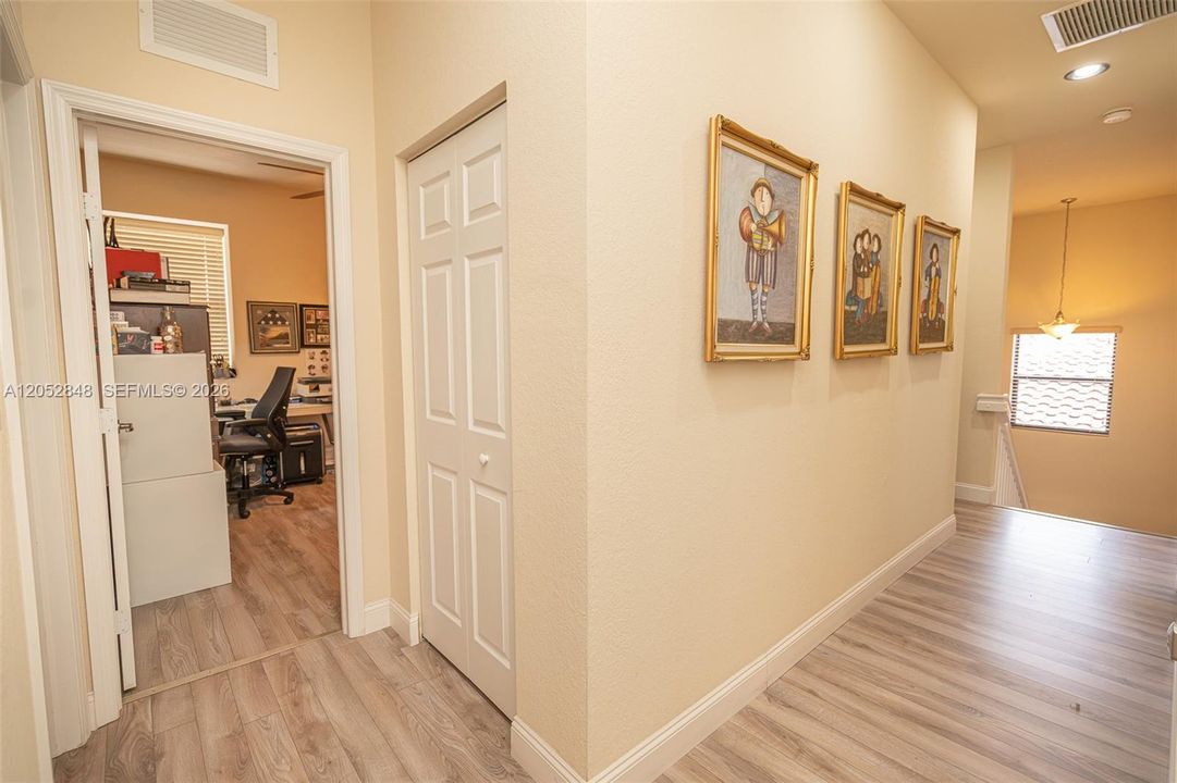 For Sale: $665,000 (4 beds, 2 baths, 2600 Square Feet)
