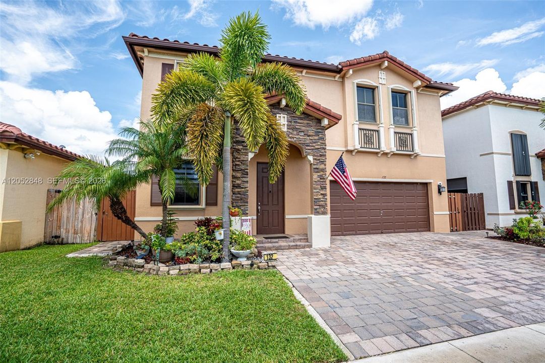 For Sale: $665,000 (4 beds, 2 baths, 2600 Square Feet)