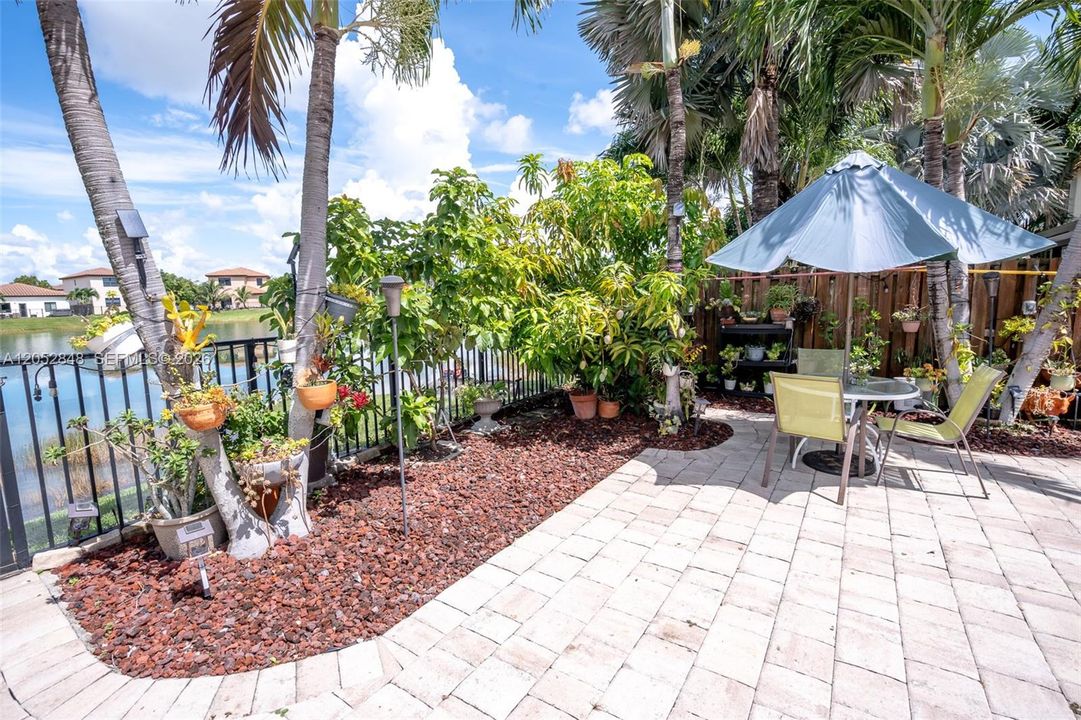 For Sale: $665,000 (4 beds, 2 baths, 2600 Square Feet)