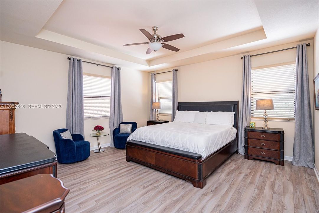For Sale: $665,000 (4 beds, 2 baths, 2600 Square Feet)