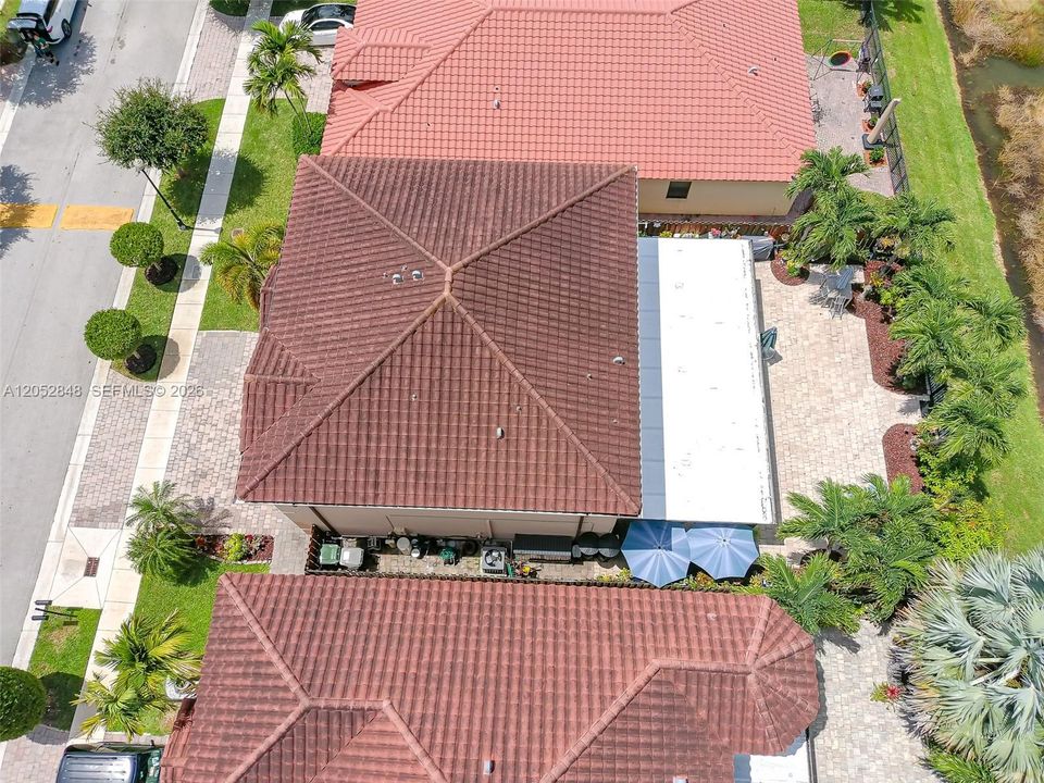 For Sale: $665,000 (4 beds, 2 baths, 2600 Square Feet)