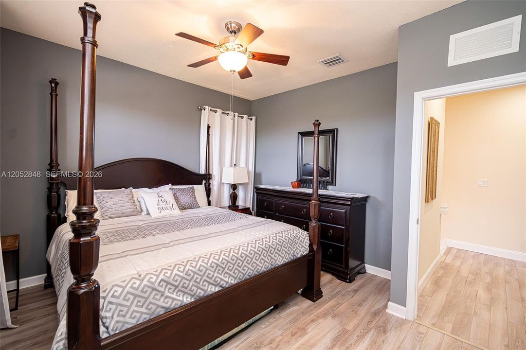 For Sale: $665,000 (4 beds, 2 baths, 2600 Square Feet)