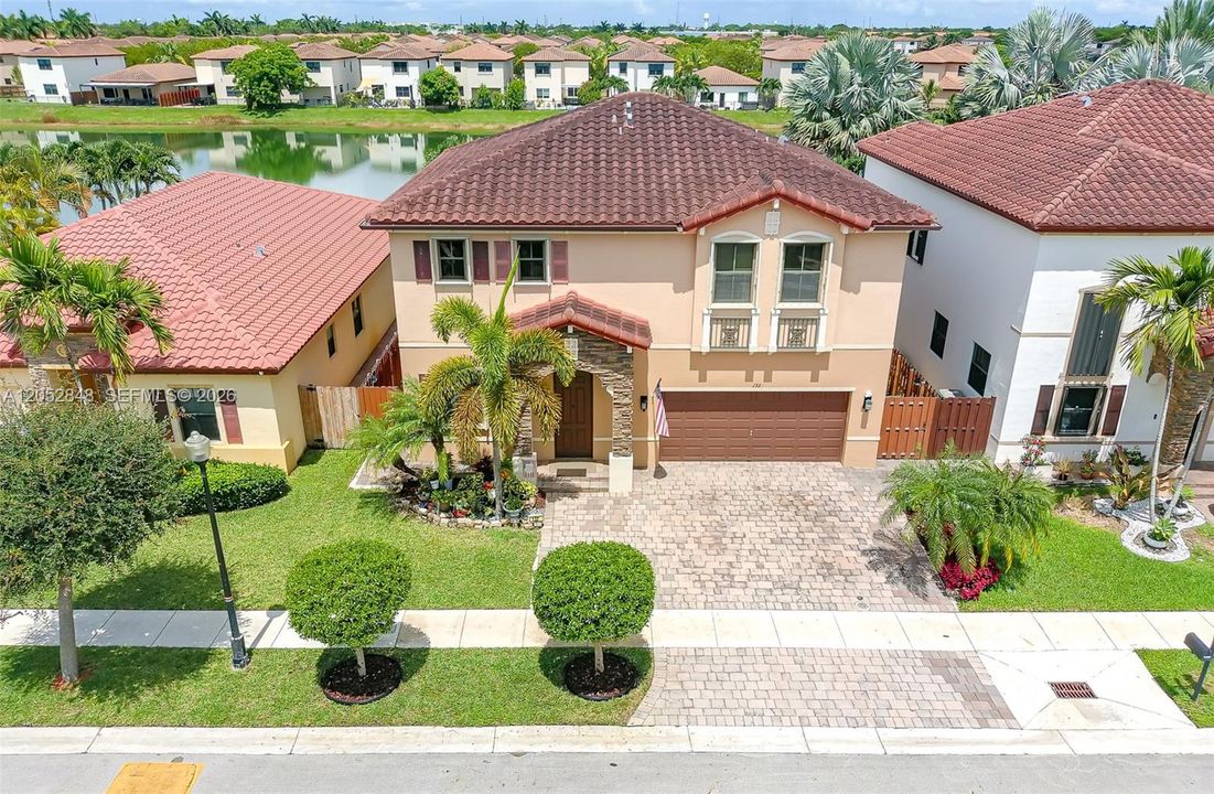 For Sale: $665,000 (4 beds, 2 baths, 2600 Square Feet)
