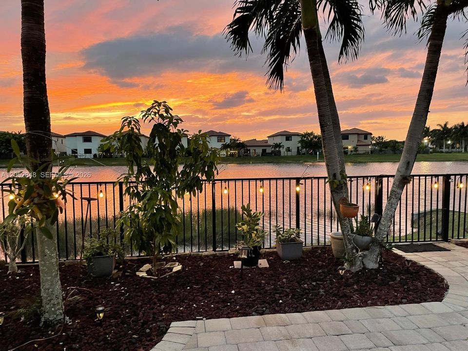For Sale: $665,000 (4 beds, 2 baths, 2600 Square Feet)