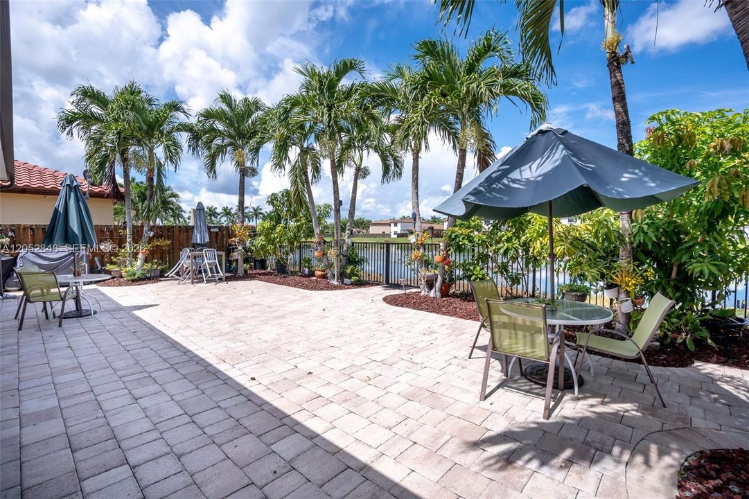For Sale: $665,000 (4 beds, 2 baths, 2600 Square Feet)