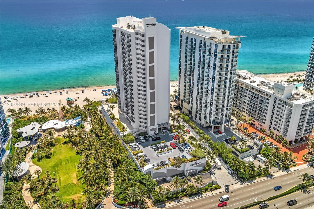 For Sale: $740,000 (2 beds, 2 baths, 1290 Square Feet)