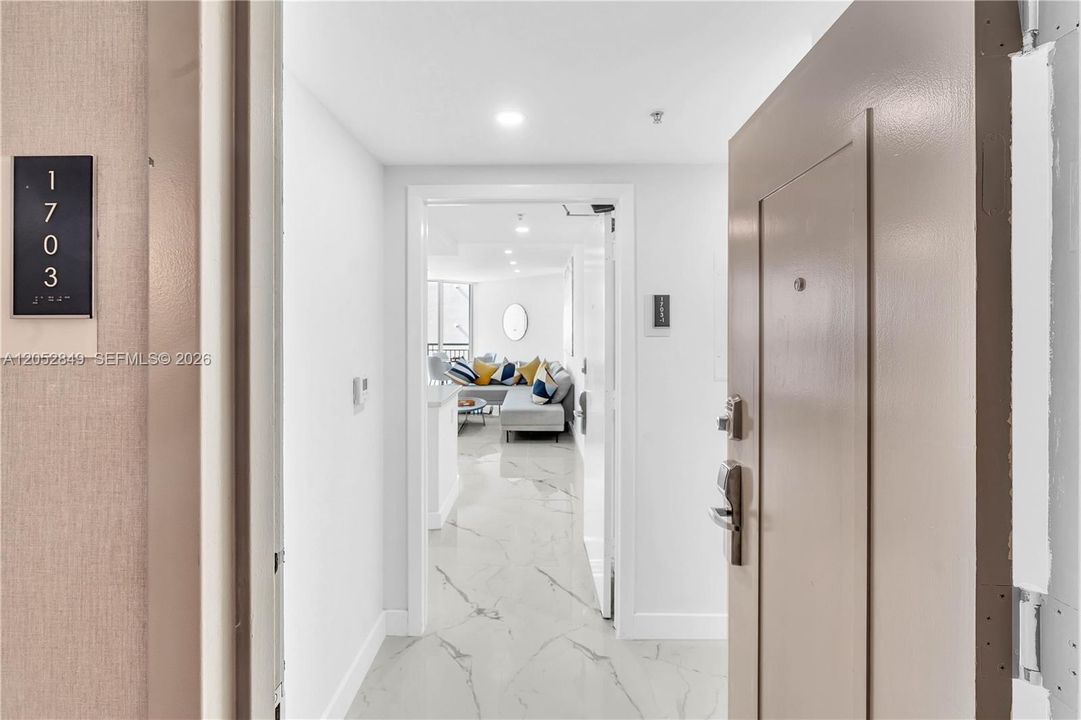 For Sale: $740,000 (2 beds, 2 baths, 1290 Square Feet)