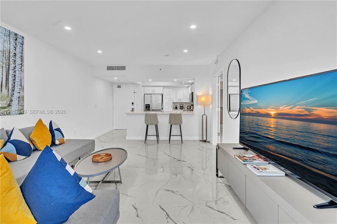 For Sale: $740,000 (2 beds, 2 baths, 1290 Square Feet)