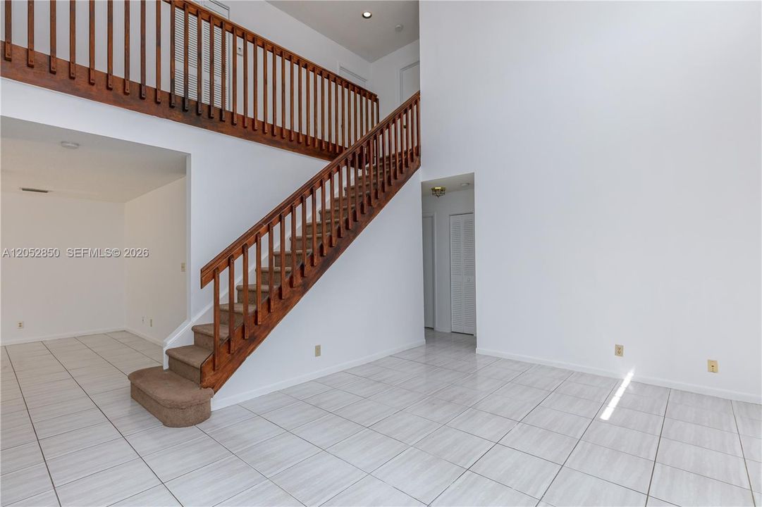 En Renta: $4,100 (4 camas, 3 baños, 2185 Pies cuadrados)