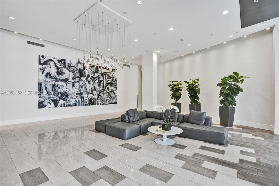 For Sale: $689,000 (1 beds, 1 baths, 1046 Square Feet)