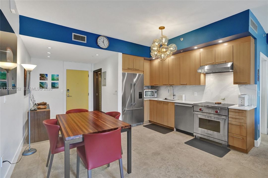 For Sale: $689,000 (1 beds, 1 baths, 1046 Square Feet)