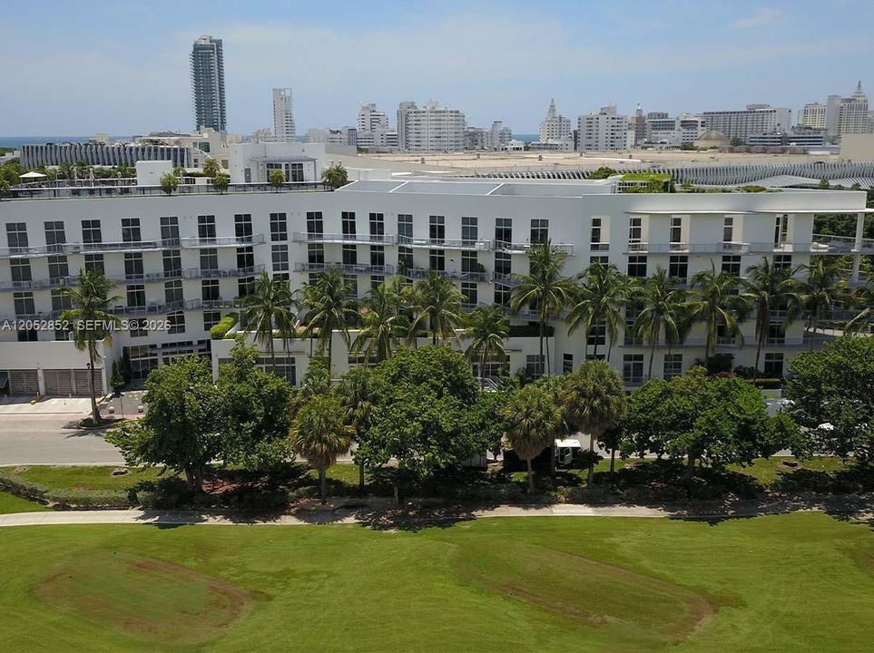 For Sale: $689,000 (1 beds, 1 baths, 1046 Square Feet)