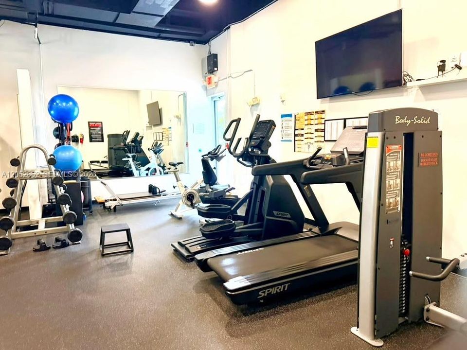 For Sale: $689,000 (1 beds, 1 baths, 1046 Square Feet)