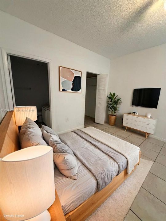 VIRTUALLY STAGED. UNIT IS EMPTY.