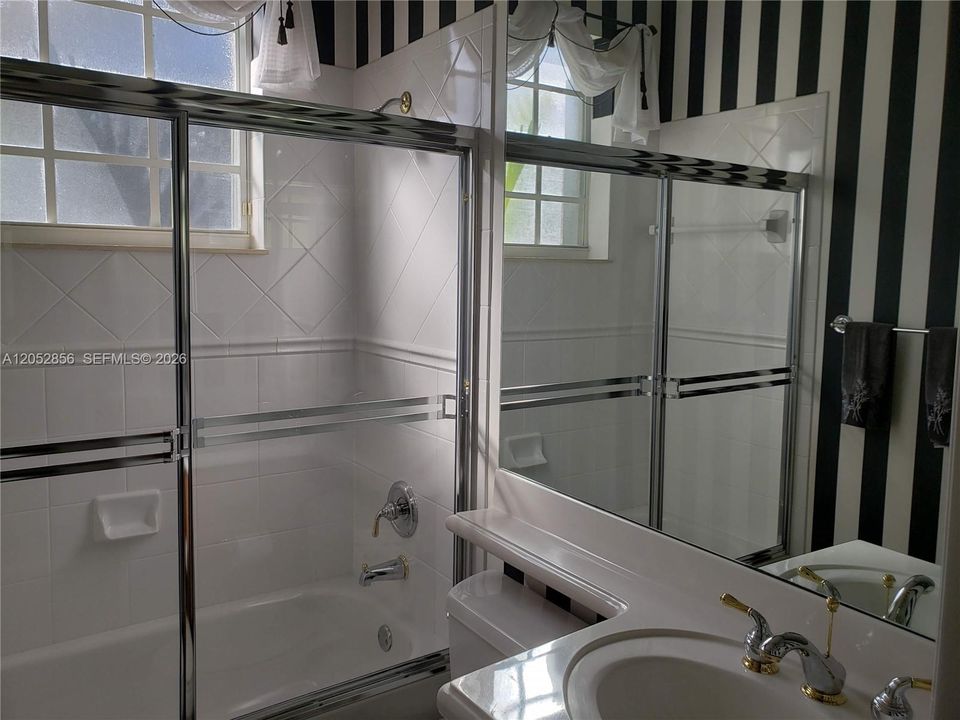 В аренду: $5,600 (4 спален, 3 ванн, 2289 Квадратных фут)