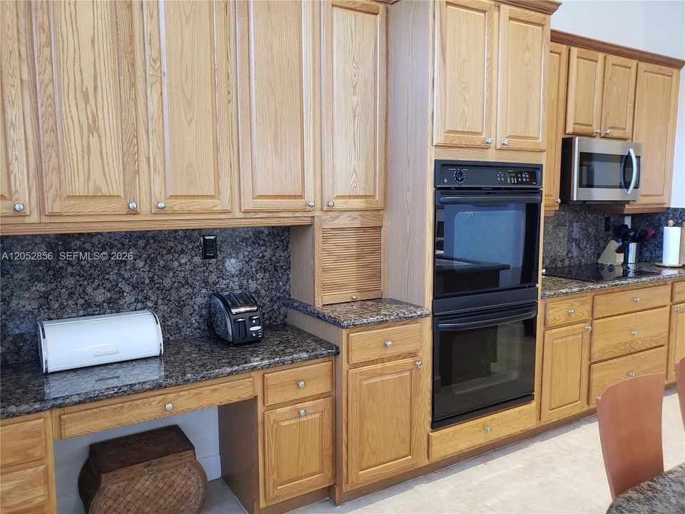 В аренду: $5,600 (4 спален, 3 ванн, 2289 Квадратных фут)