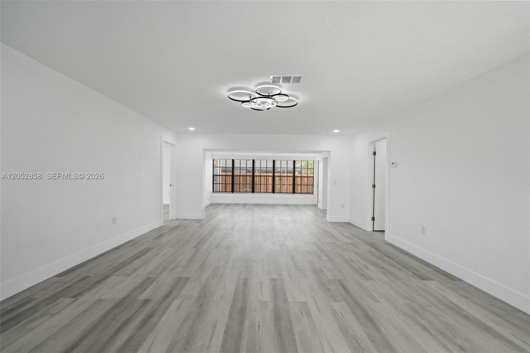 На продажу: $675,000 (3 спален, 2 ванн, 1555 Квадратных фут)