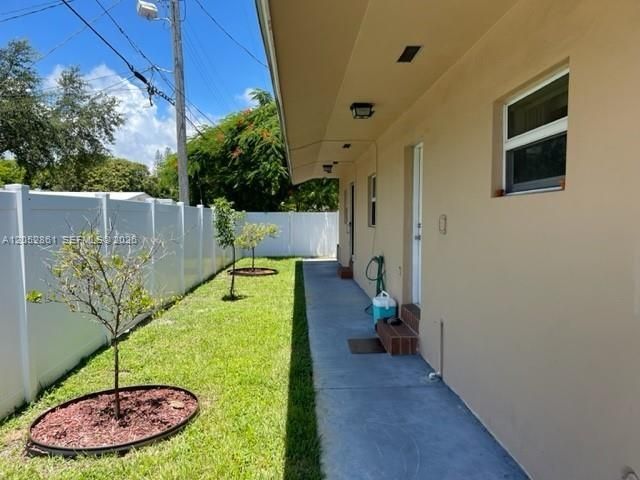 For Rent: $1,750 (1 beds, 1 baths, 750 Square Feet)