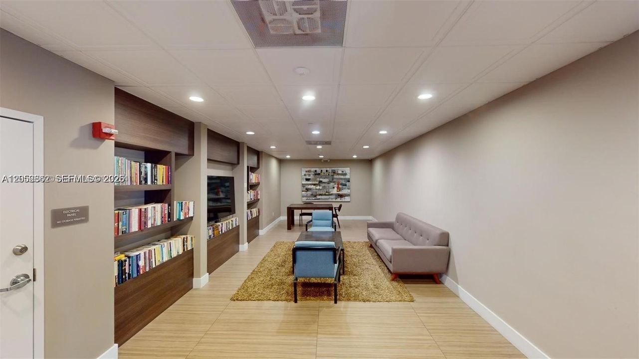 В аренду: $2,800 (2 спален, 2 ванн, 972 Квадратных фут)