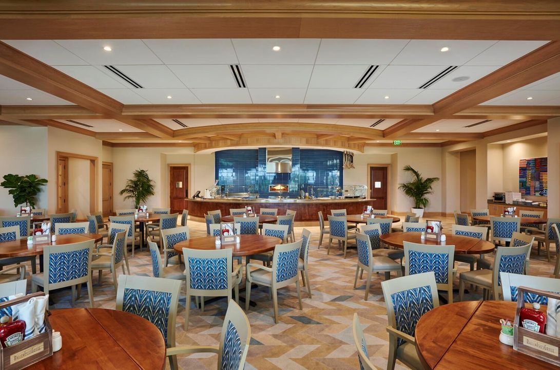 The_BallenIsles_Grille_Room