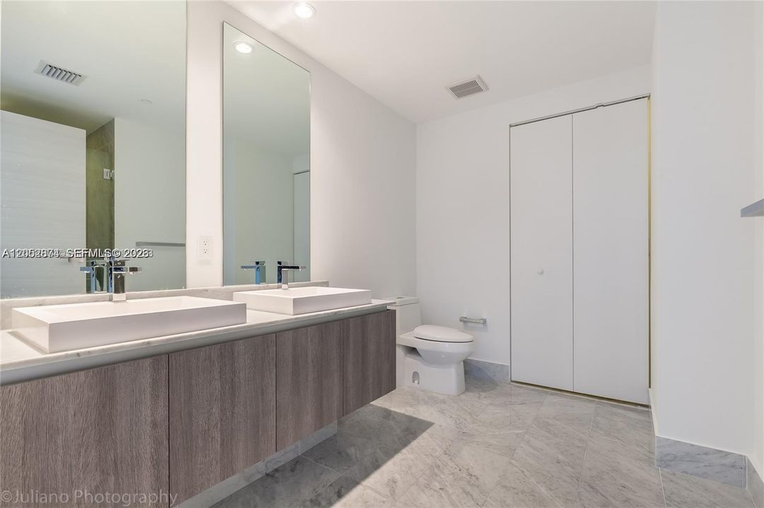 В аренду: $4,100 (1 спален, 2 ванн, 881 Квадратных фут)