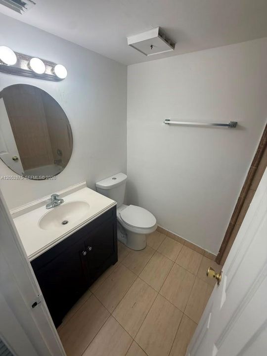 For Rent: $2,100 (2 beds, 2 baths, 820 Square Feet)