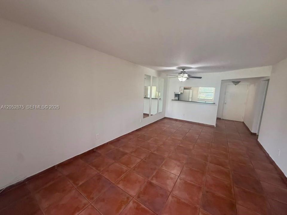 For Rent: $2,100 (2 beds, 2 baths, 820 Square Feet)