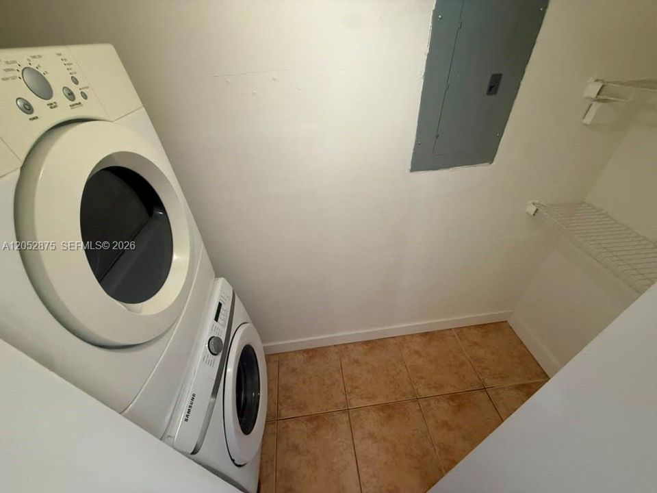 For Rent: $2,100 (2 beds, 2 baths, 820 Square Feet)