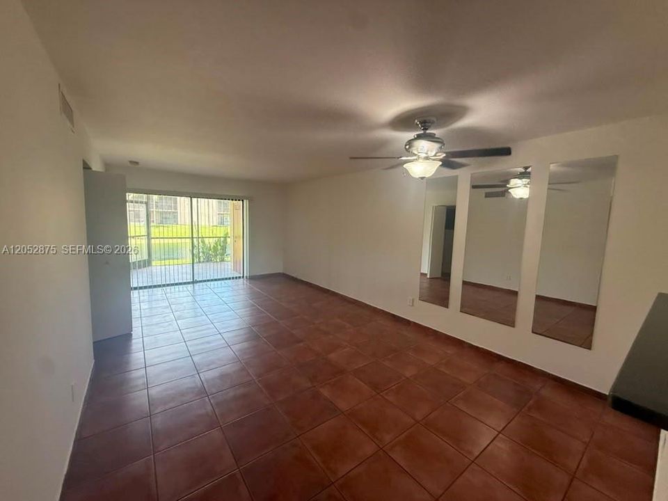 For Rent: $2,100 (2 beds, 2 baths, 820 Square Feet)