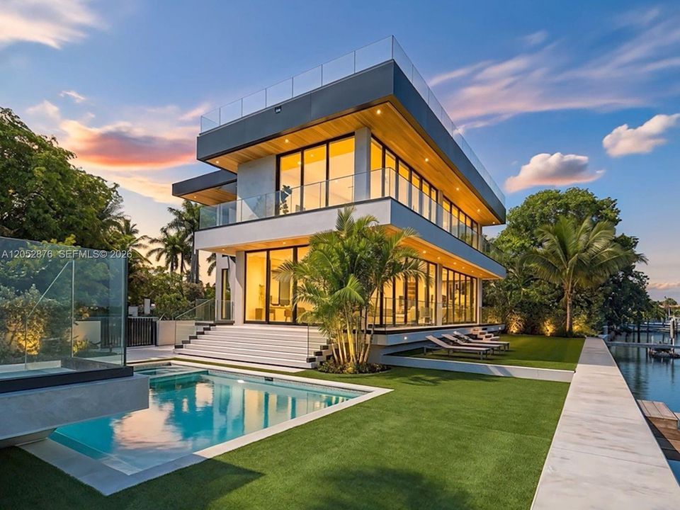 En Venta: $15,900,000 (4 camas, 4 baños, 4299 Pies cuadrados)