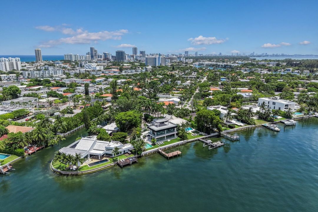 На продажу: $15,900,000 (4 спален, 4 ванн, 4299 Квадратных фут)