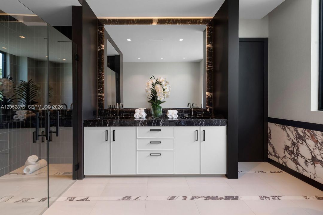 En Venta: $15,900,000 (4 camas, 4 baños, 4299 Pies cuadrados)