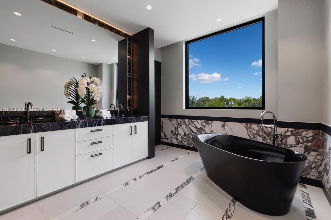 En Venta: $15,900,000 (4 camas, 4 baños, 4299 Pies cuadrados)